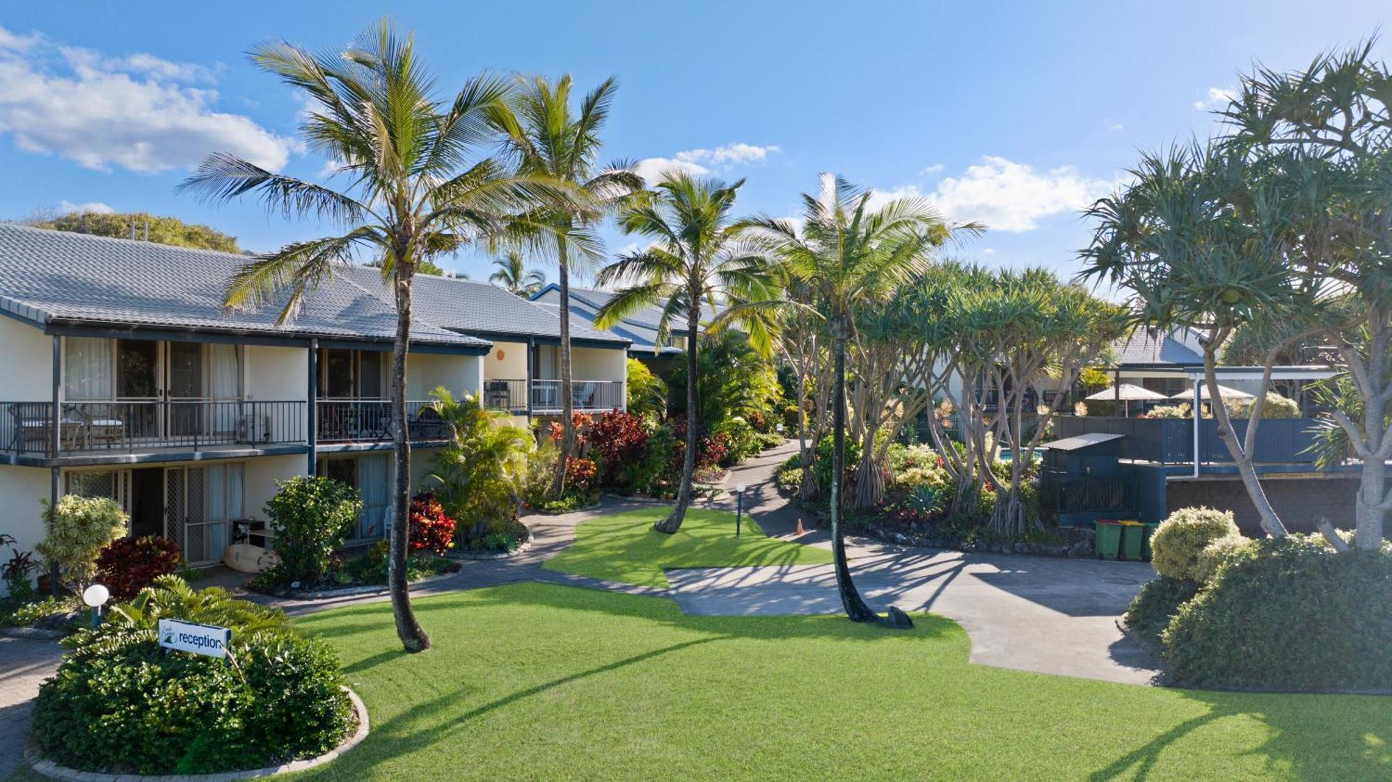 Beach Breakers Resort Sunrise Beach Buitenkant foto
