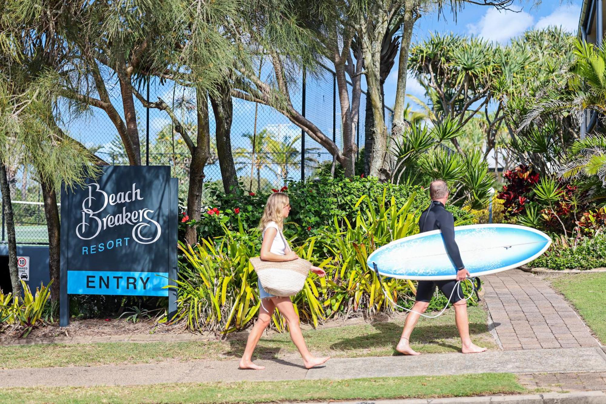 Beach Breakers Resort Sunrise Beach Buitenkant foto