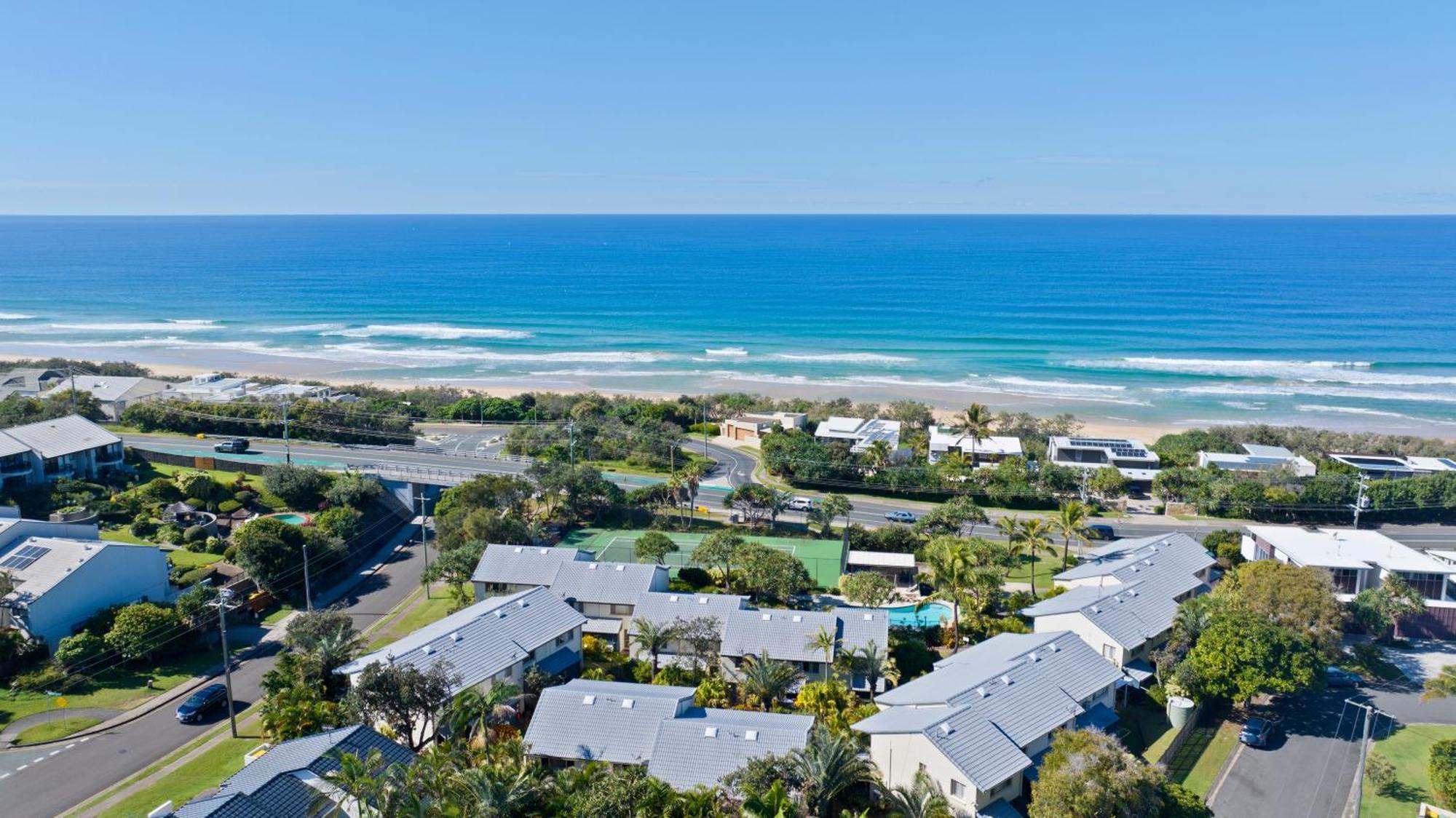 Beach Breakers Resort Sunrise Beach Buitenkant foto